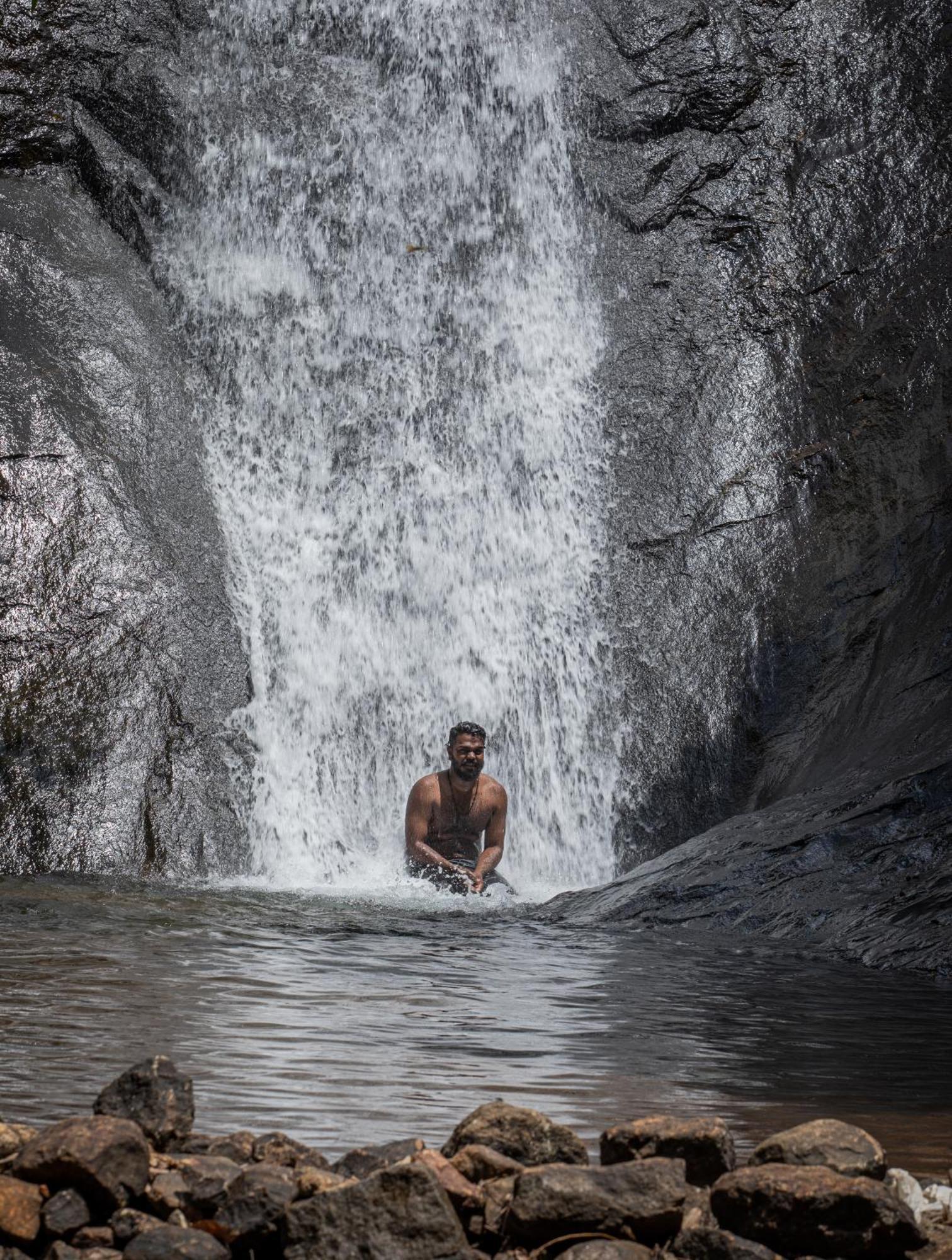 Aruvikuzhy Waterfalls Villa Kozhancheri Exterior foto